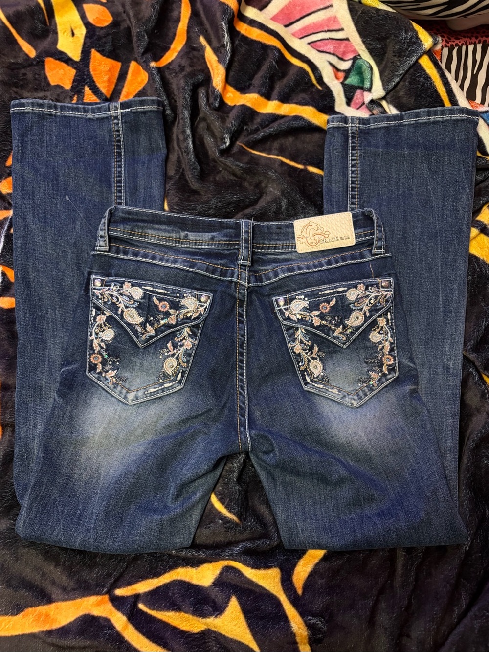 Grace in La Dark Blue Embroidered Back-Pocket Women’s Jeans